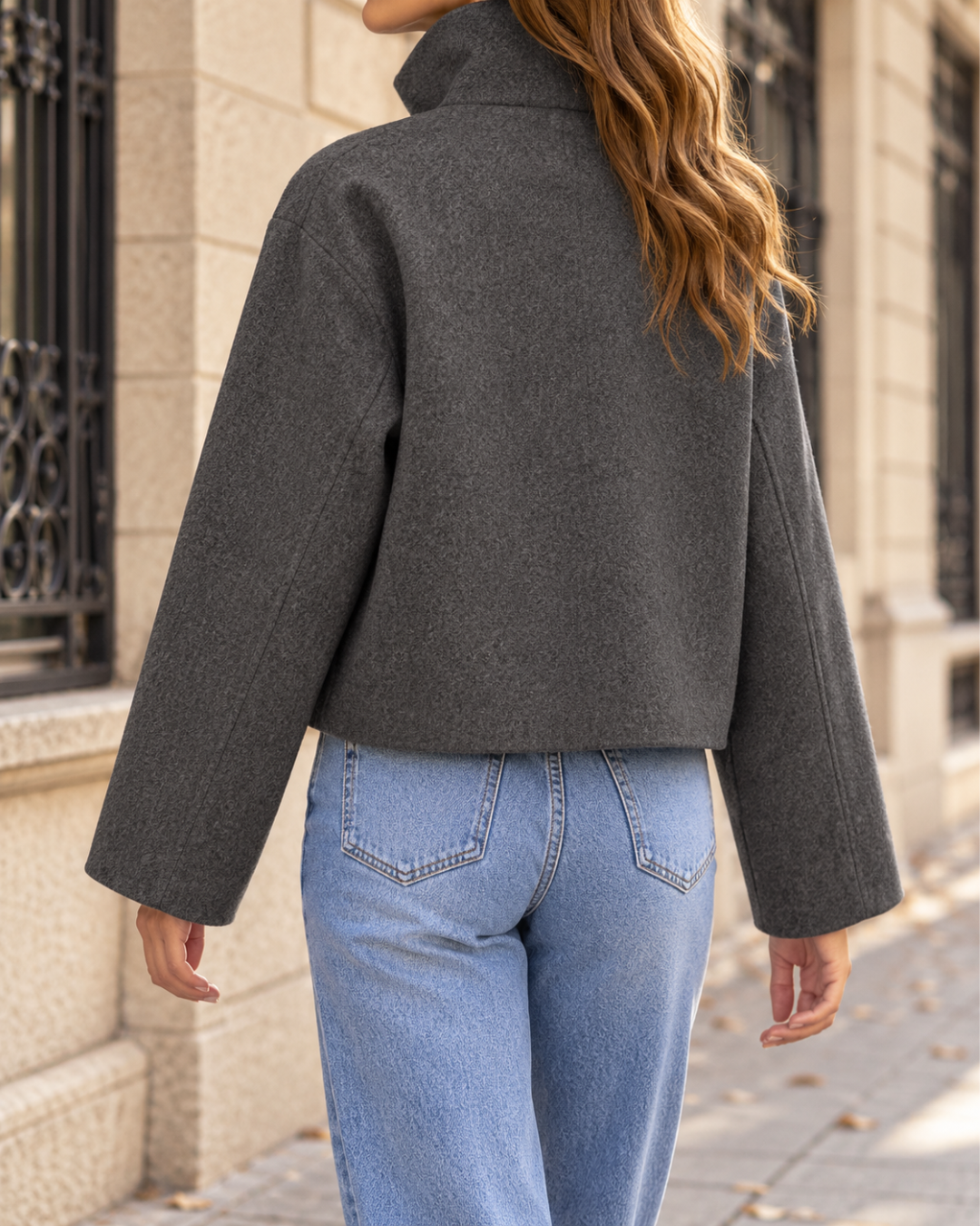 Manteau Court Femme Élégant à Col Montant et Boutons