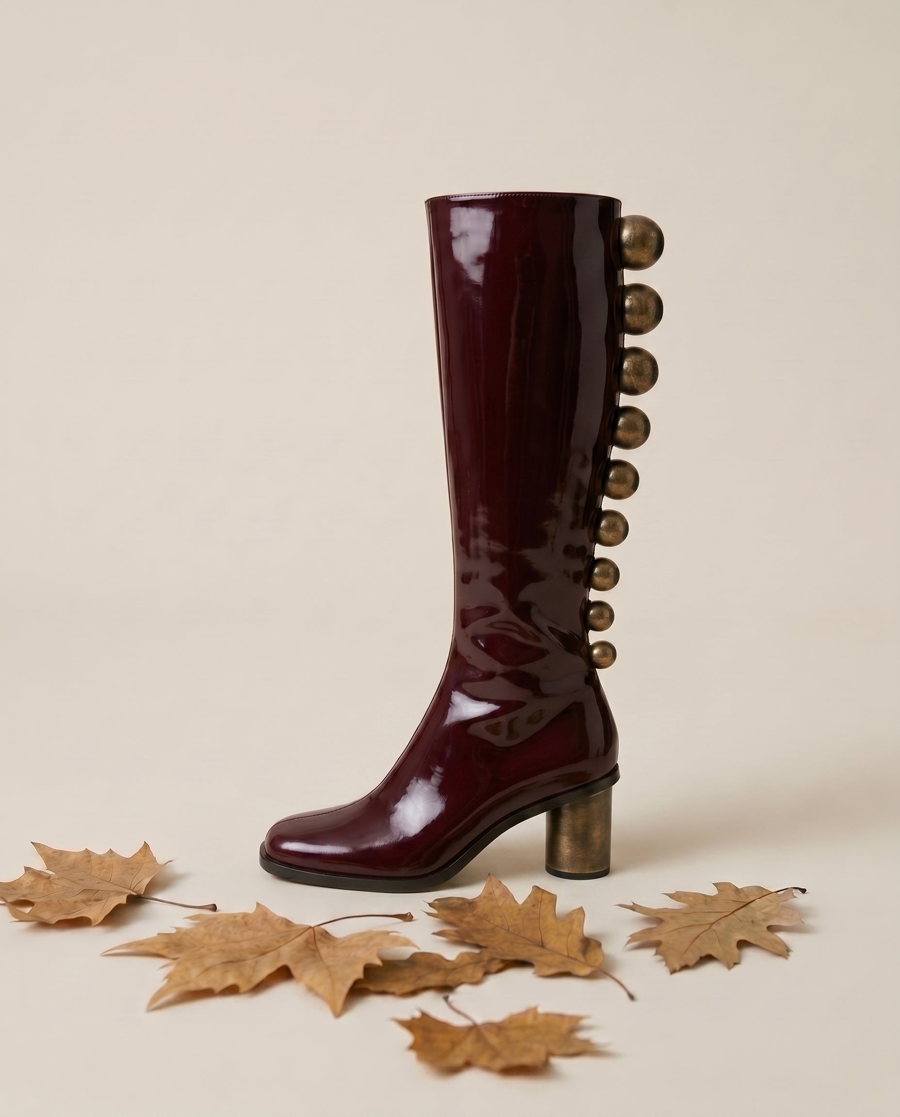 Bottes hautes vernies à boutons dorés Joséphine2