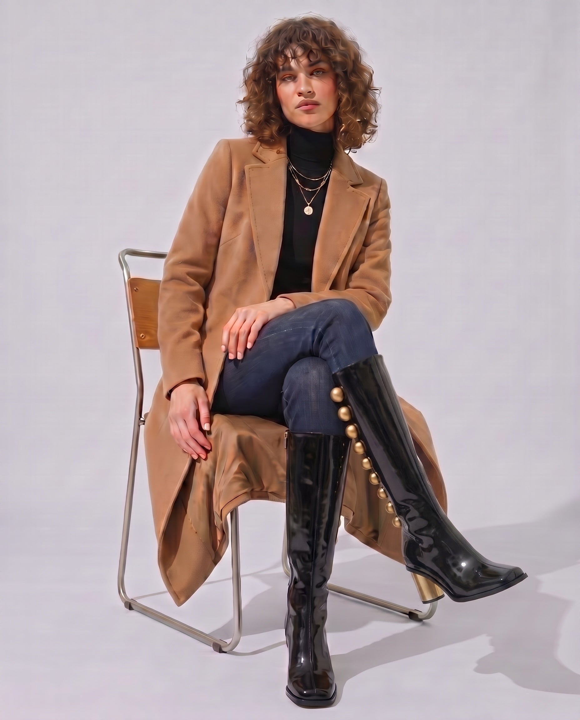 Bottes hautes vernies à boutons dorés Joséphine4
